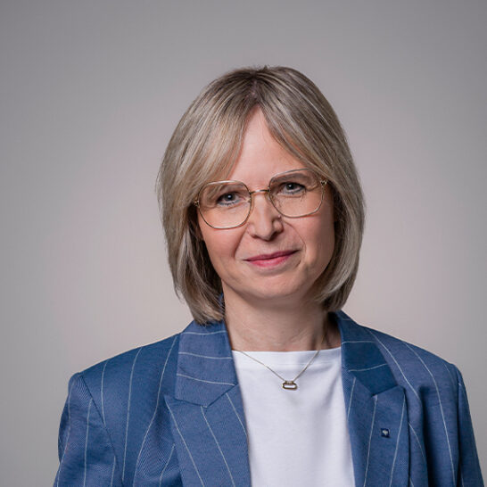 Portrait von  Helene Forciniti , Betreuerin Öffentliche Institutionen in der Hypo Tirol Bank, Standort Öffentliche Institutionen