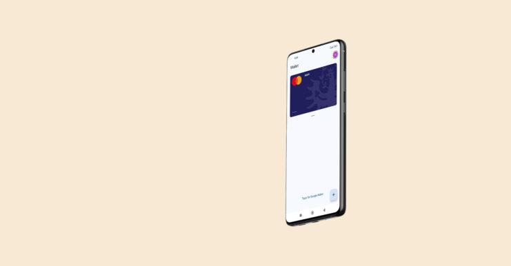 Smartphone mit der Hypo Tirol Debitkarte in der Google Wallet App auf beigem Hintergrund.