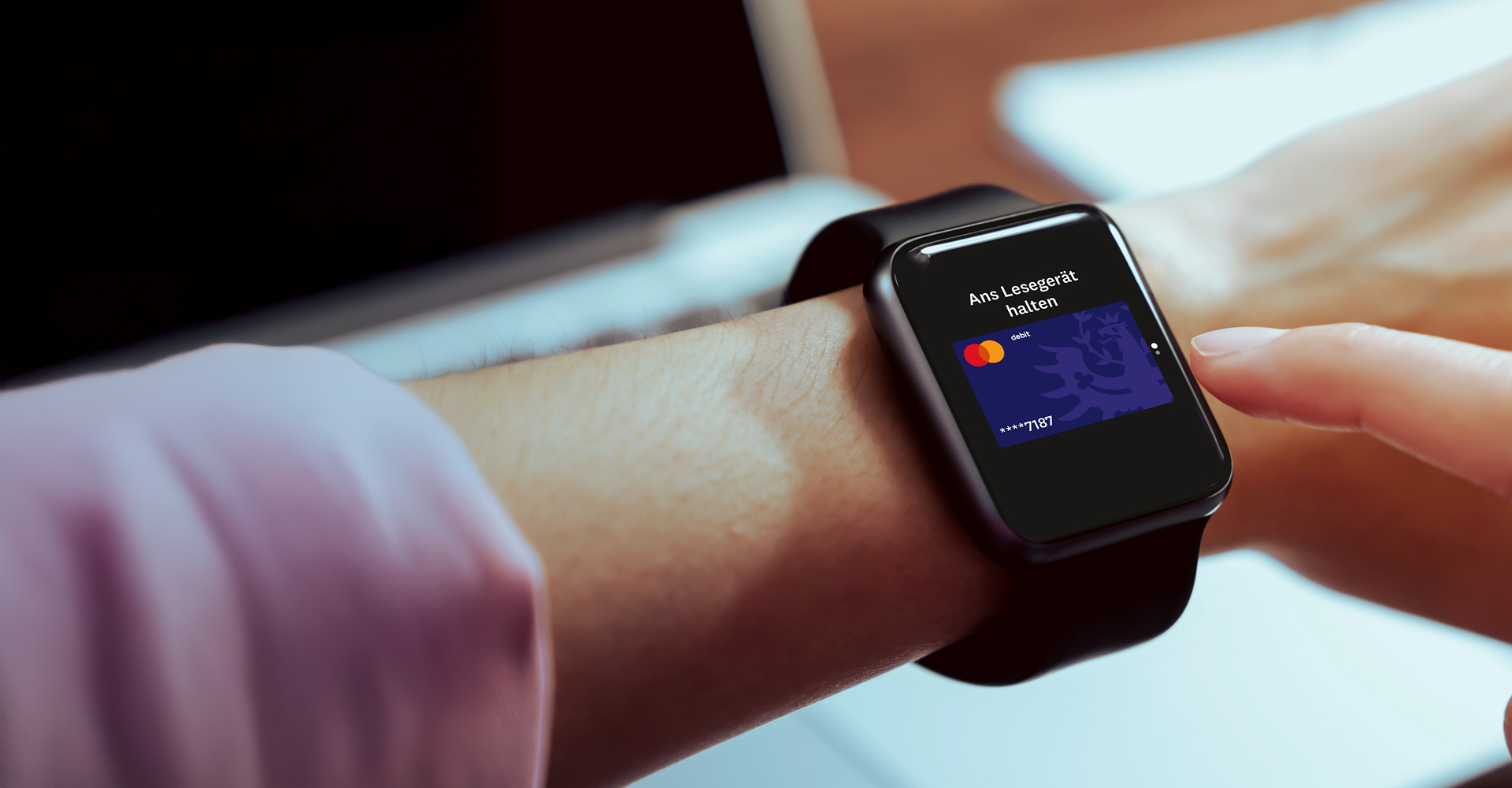 Smartwatch mit digitaler Debitkartenanzeige