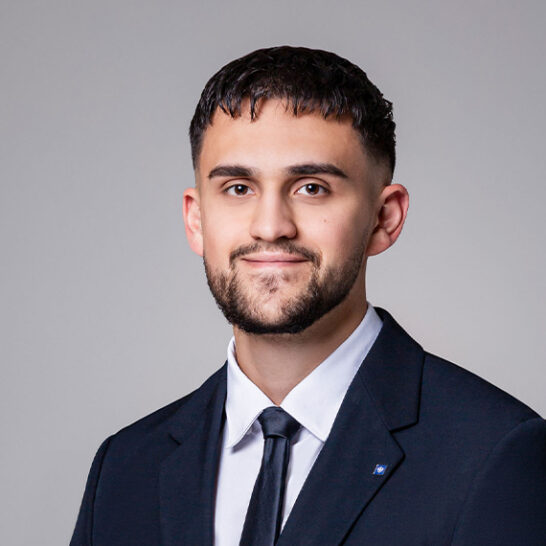 Portrait von  Slaven Pavlovic , Springer in der Hypo Tirol Bank, Standort Privatkunden, Freie Berufe und Private Banking